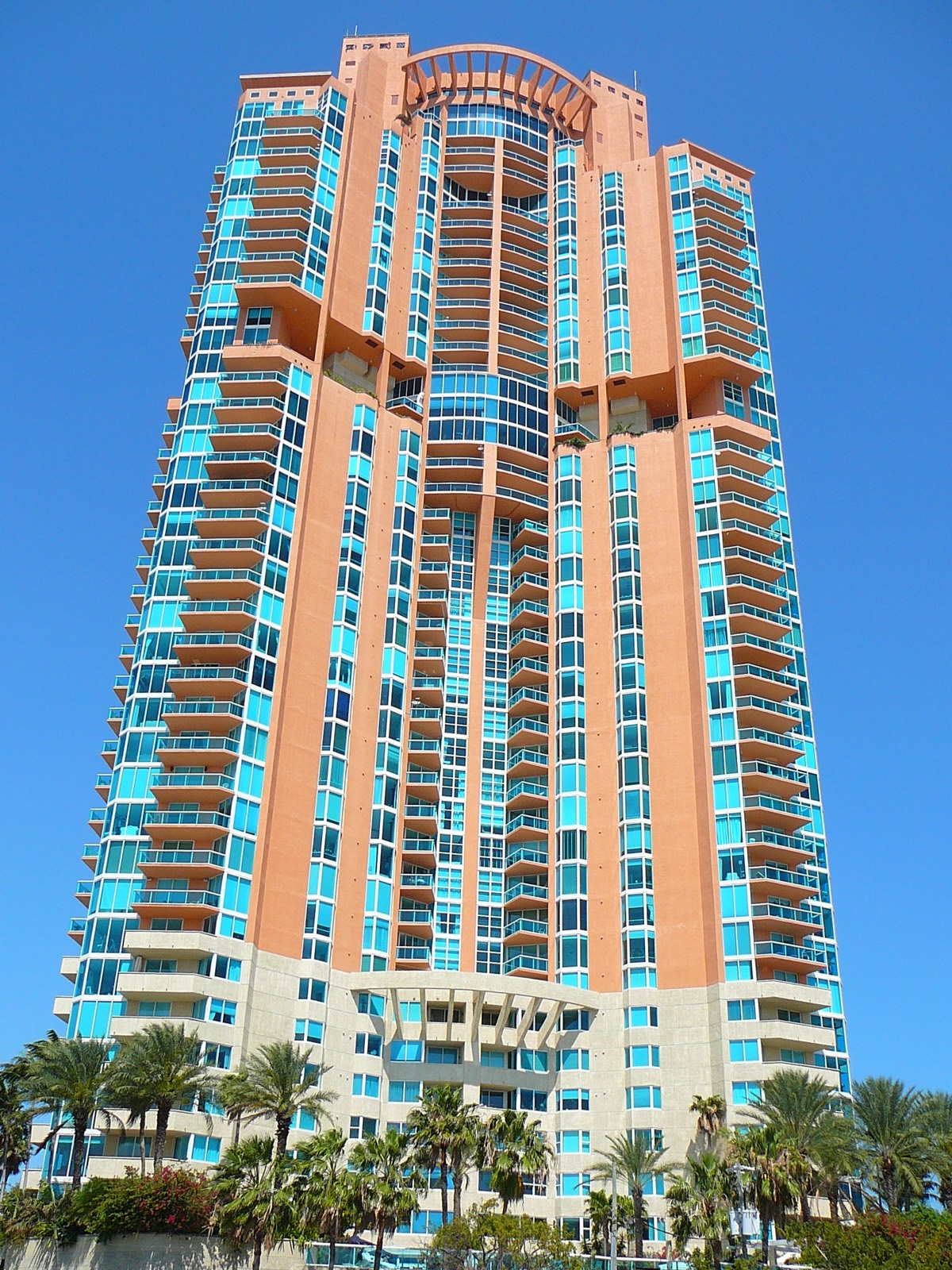 Portofino Tower, South of Fifth